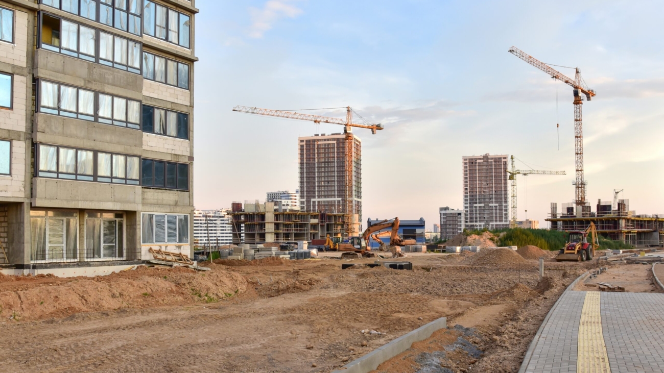 Construction,Site.,Paving,Bricks,Installing,On,Pedestrian.,Laying,Paving,Slabs